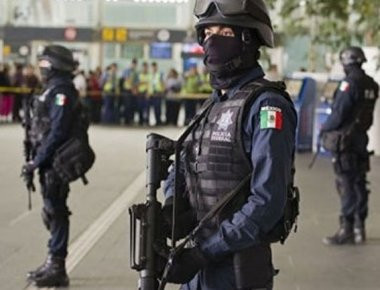 Δύο άνθρωποι σκοτώθηκαν και πέντε τραυματίστηκαν από πυρά στο Ακαπούλκο